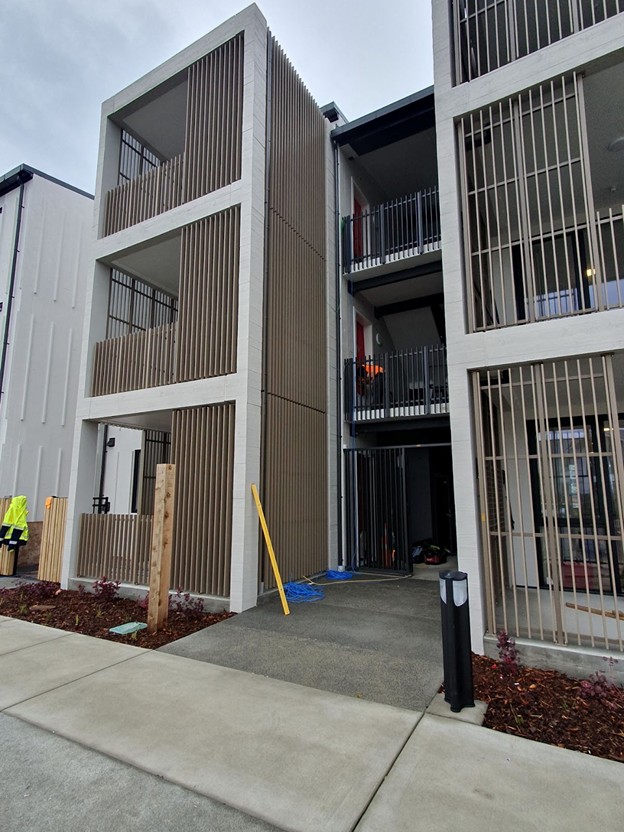 Test airtightness of multi-unit apartments eg Bader Ventura